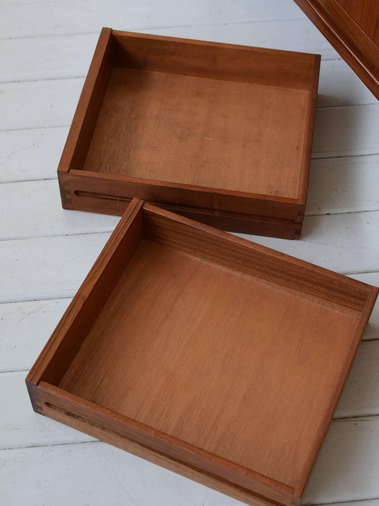 【未使用品】ニュージーランド製 木製カッティングボード & トレイ セット 未使用品】ニュージーランド製 木製カッティングボード & トレイ
