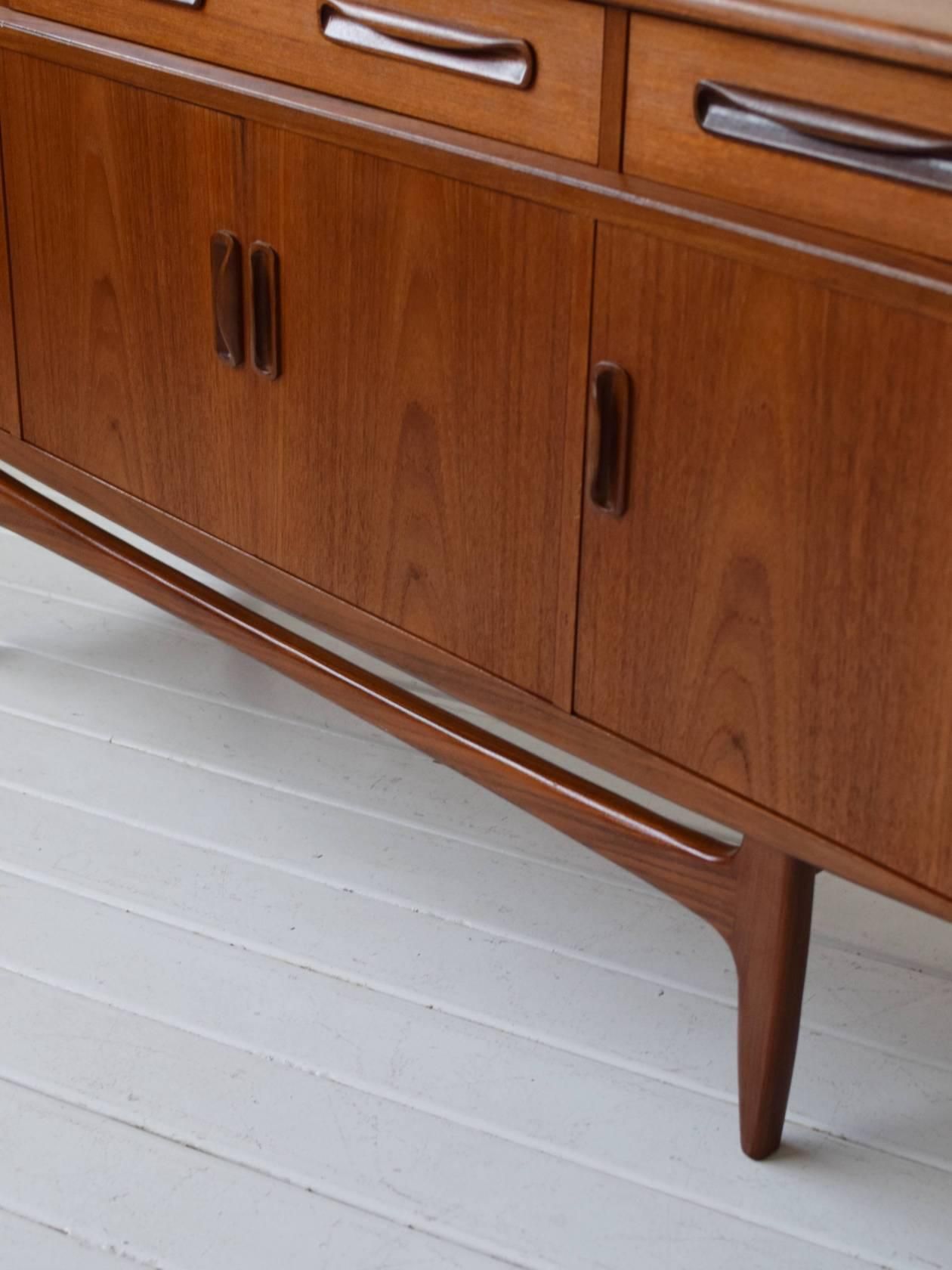 g-plan ハイサイドボード　木製ミッドセンチュリーモダンキャビネット イギリスヴィンテージ ジープラン フレスコ ライティング