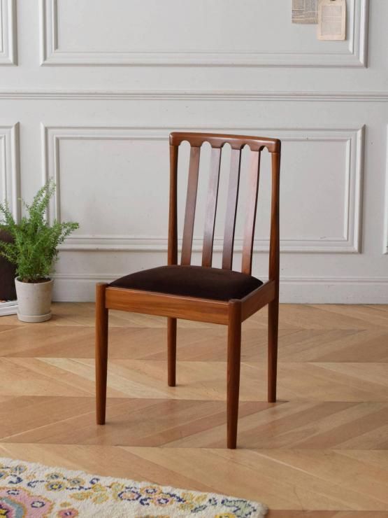 アーコールなどのヴィンテージチェアの販売 - ヴィンテージ家具のMarsh