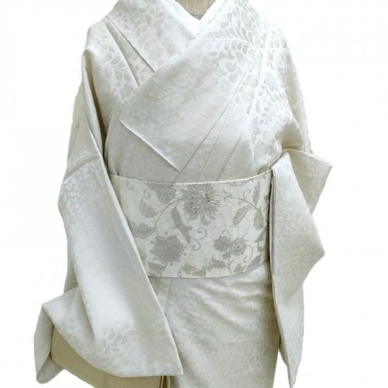 絹 シルク素材 ゴールドの刺繍の帯 豪華で品のあるお品 卒業式 な入学式 絹 シルク素材 ゴールドの刺繍の帯 豪華で品のあるお品 卒業