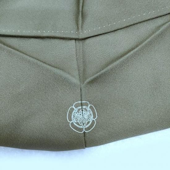 c-957　付下げ　小鳥に草花文様　単衣　刺繍　一ツ紋　重ね衿　居敷当て付き　★ 付け下げ 紋付 刺繍に小波春秋花菱形紋 フォーマル 式事 茶道や