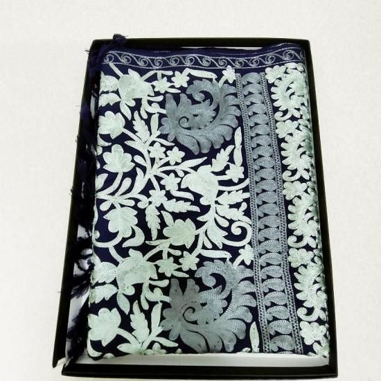 ショール 岡重 OKAJIMA 刺繍 大判 和洋兼用 wool カラーが選べる「錆青磁色×紺色」 フォーマル 訪問着 御仕立上り 和服 着物コーディネート 袋帯 紬 訪問着 きもの お茶席着物 着物初心者 リサイクル着物 小紋 一昌 セレクトきもの一昌 大人の着物 藤林徳扇 婚礼着物 ブライダル  道中着 留袖 サイクル着物 綺麗な着物  名古屋帯 友禅 色無地