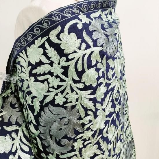 ショール 岡重 OKAJIMA 刺繍 大判 和洋兼用 wool カラーが選べる「錆青磁色×紺色」 フォーマル 訪問着 御仕立上り 和服 着物コーディネート 袋帯 紬 訪問着 きもの お茶席着物 着物初心者 リサイクル着物 小紋 一昌 セレクトきもの一昌 大人の着物 藤林徳扇 婚礼着物 ブライダル  道中着 留袖 サイクル着物 綺麗な着物  名古屋帯 友禅 色無地