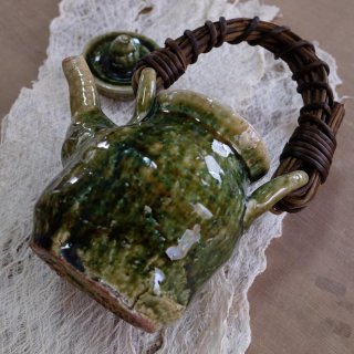 (oribe teapot)