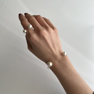 Pearl bangle