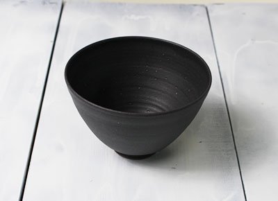 「道半のお茶碗（Simple（スミ色/黒）/大サイズ）」/ご飯茶碗の大盛サイズ/軽量陶器