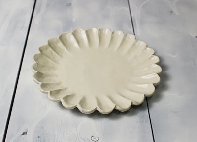 「輪花皿A/リム皿（やや小さめ中・パン皿）（白 マット調）」販売/取り皿/デザートやケーキの盛り付けにも