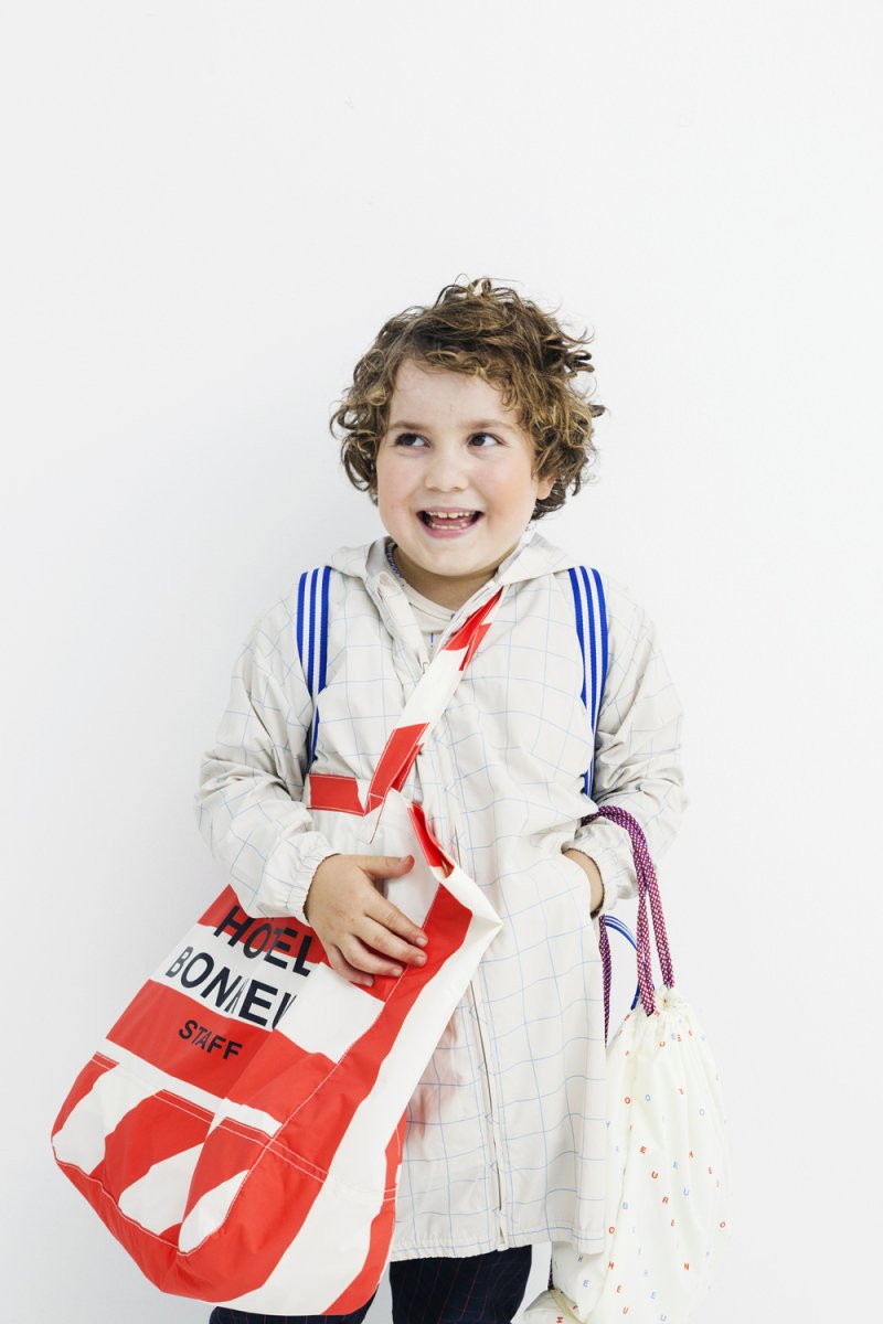 tiny cottons　タイニーコットンズ 　bonheur backpack off-white/cerulean blue/carmin  ２ウェイリュック