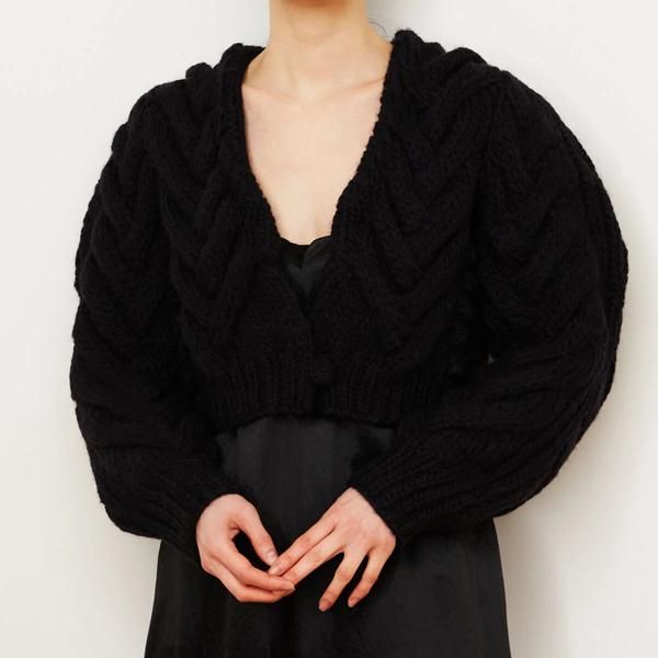 <img class='new_mark_img1' src='https://img.shop-pro.jp/img/new/icons21.gif' style='border:none;display:inline;margin:0px;padding:0px;width:auto;' />VENIT �����˥åȡ�HAND KNIT CARDIGAN �ϥ�ɥ˥åȥ����ǥ����� ( WHITE / GREY / BLAK )