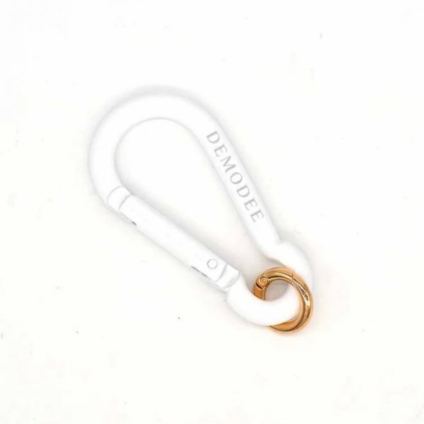 <img class='new_mark_img1' src='https://img.shop-pro.jp/img/new/icons11.gif' style='border:none;display:inline;margin:0px;padding:0px;width:auto;' />DEMODEE ǥ Carabiner WHITE