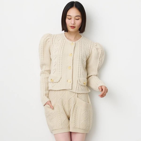 <img class='new_mark_img1' src='https://img.shop-pro.jp/img/new/icons11.gif' style='border:none;display:inline;margin:0px;padding:0px;width:auto;' />VENIT ˥åȡARAN KNIT JACKET & SHORTPANTS / WHITE