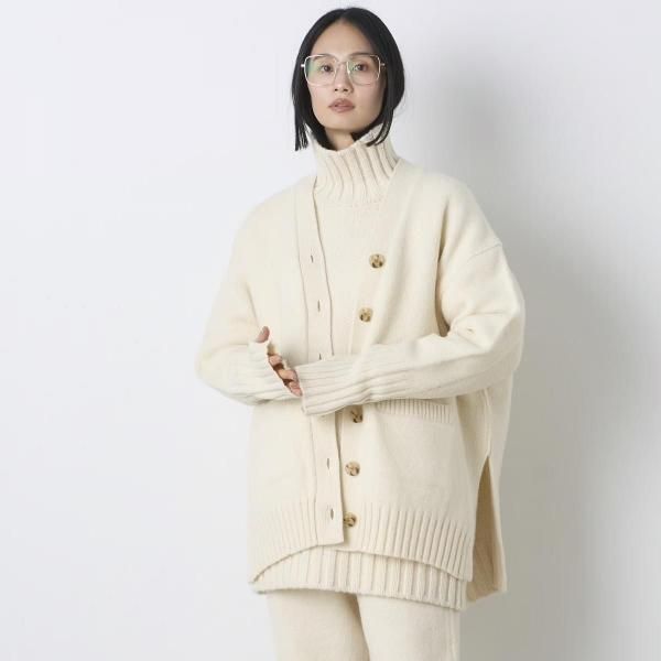 <img class='new_mark_img1' src='https://img.shop-pro.jp/img/new/icons11.gif' style='border:none;display:inline;margin:0px;padding:0px;width:auto;' />VENIT �����˥åȡ�WOOL V NECK CARDIGAN ( WHITE )