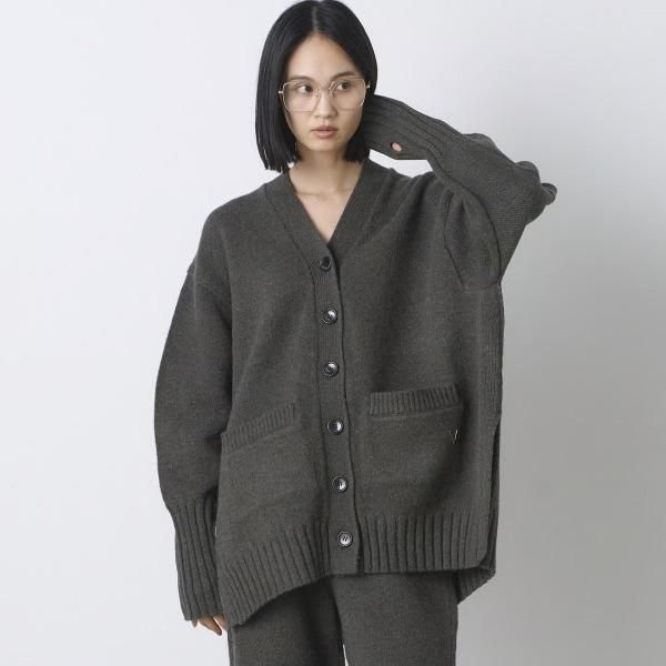<img class='new_mark_img1' src='https://img.shop-pro.jp/img/new/icons11.gif' style='border:none;display:inline;margin:0px;padding:0px;width:auto;' />VENIT �����˥åȡ�WOOL V NECK CARDIGAN ( KHAKI )