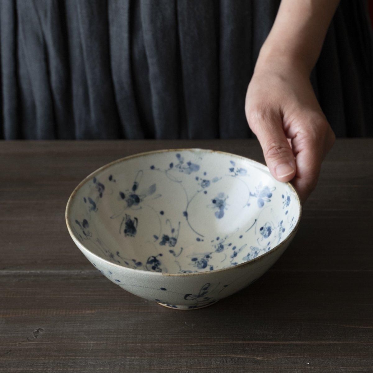 鉢■花尽くし 銅縁 とても綺麗な花唐草紋 花唐草紋 菓子器 時代物 骨董品■ 石井桃子 大鉢／花唐草紋 - alltid｜オルティッド 暮らしの道具