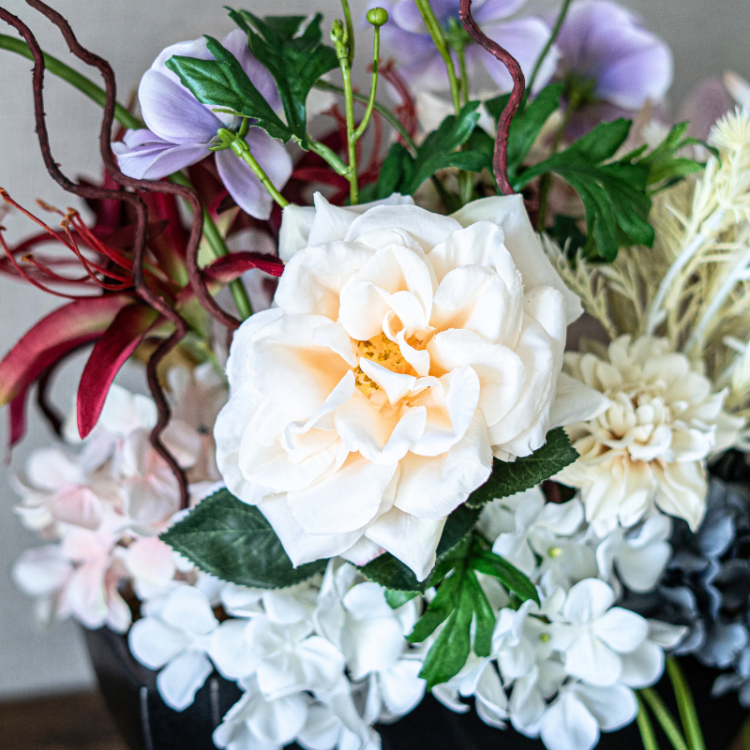 <img class='new_mark_img1' src='https://img.shop-pro.jp/img/new/icons6.gif' style='border:none;display:inline;margin:0px;padding:0px;width:auto;' />アマリリスと胡蝶蘭のシックなアレンジメント 花瓶アレンジメント 造花 アーティフィシャルフラワー