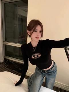 LOGO TOPS BLACK