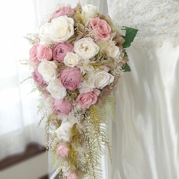 アーティシャルフラワーブーケ　コサージュ アーティフィシャルフラワーのリースコサージュ／ブローチ