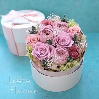 プリザーブドフラワーの上品で豪華なフラワーギフト