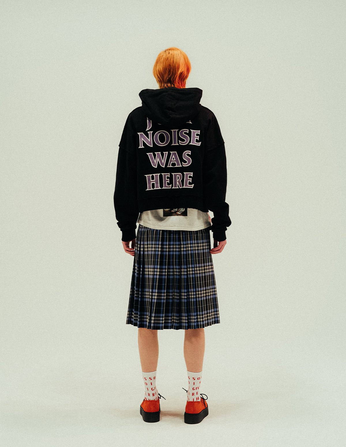 JUST NOISE WAS HERE CROPPED HOODIE - BLACK