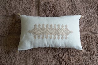 Embroidered Cussion /beige