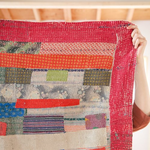 <img class='new_mark_img1' src='https://img.shop-pro.jp/img/new/icons8.gif' style='border:none;display:inline;margin:0px;padding:0px;width:auto;' />Vintage Patchwork Kantha Quilt 193136