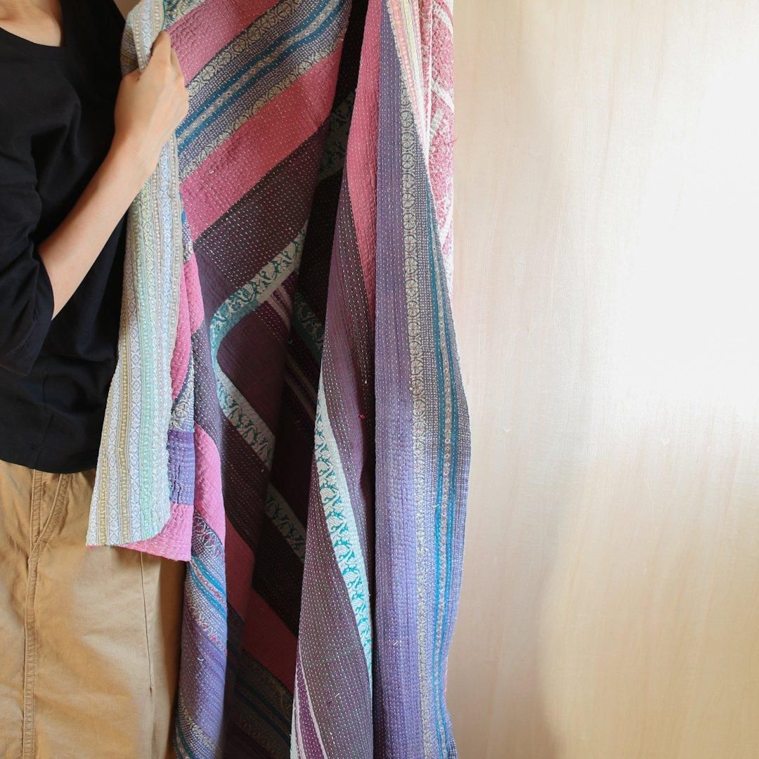 カンタキルト　ブラウンとピンクのグラデーション Vintage kantha quilt pink & yellow ビンテージ カンタキルト