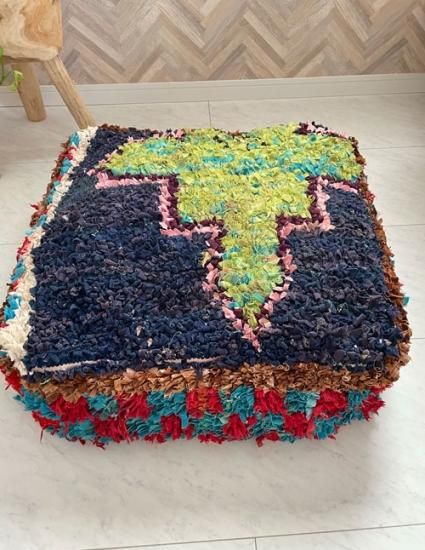 モロッコ ヴィンテージ Boucherouite ボシャルウィット プフ no