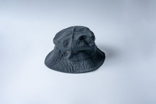 <img class='new_mark_img1' src='https://img.shop-pro.jp/img/new/icons20.gif' style='border:none;display:inline;margin:0px;padding:0px;width:auto;' />NEWHATTAN TWILL BUCKET HAT