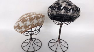 <img class='new_mark_img1' src='https://img.shop-pro.jp/img/new/icons20.gif' style='border:none;display:inline;margin:0px;padding:0px;width:auto;' />Knit Wool Beret