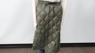<img class='new_mark_img1' src='https://img.shop-pro.jp/img/new/icons20.gif' style='border:none;display:inline;margin:0px;padding:0px;width:auto;' />NANGAONION QUILT DOWN SKIRT