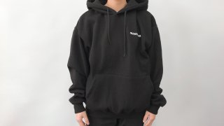 <img class='new_mark_img1' src='https://img.shop-pro.jp/img/new/icons20.gif' style='border:none;display:inline;margin:0px;padding:0px;width:auto;' />muahmuahPOINT LOGO OVERFIT HOODIE