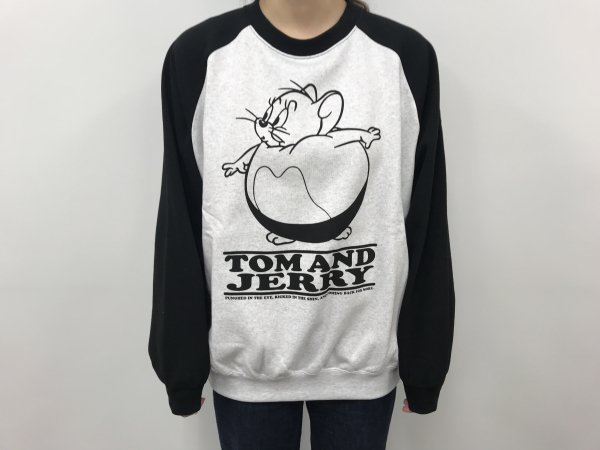 <img class='new_mark_img1' src='https://img.shop-pro.jp/img/new/icons20.gif' style='border:none;display:inline;margin:0px;padding:0px;width:auto;' />SEQUENZTOM and JERRY FUNNY RAGLAN C/N SWEAT