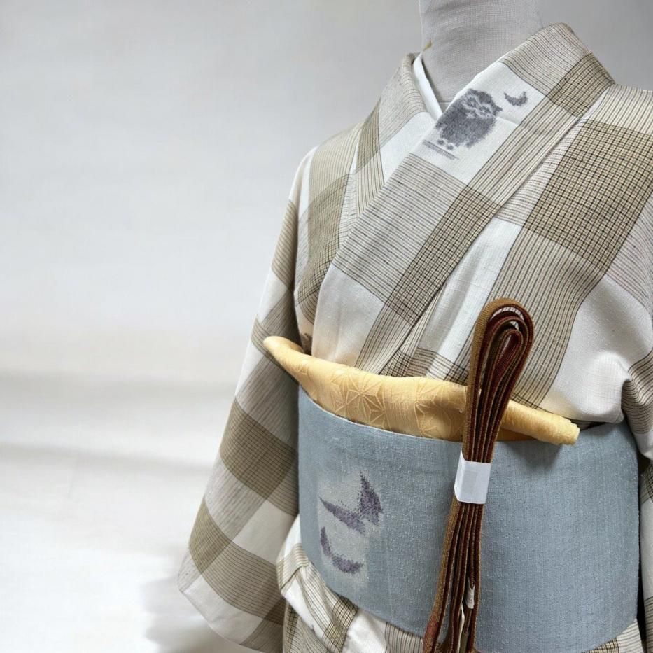 ベージュ系　シンプルな格子柄　単衣紬 ベージュ系 シンプルな格子柄 単衣紬