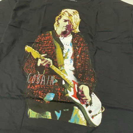 LIVE NATION/ライブ・ネーション Kurt Cobain/カート・コバーン Red Jacket Guitar Photo Tee -  【FREEWAY】フリーウェイ 茨城県坂東市にあるセレクトショップ