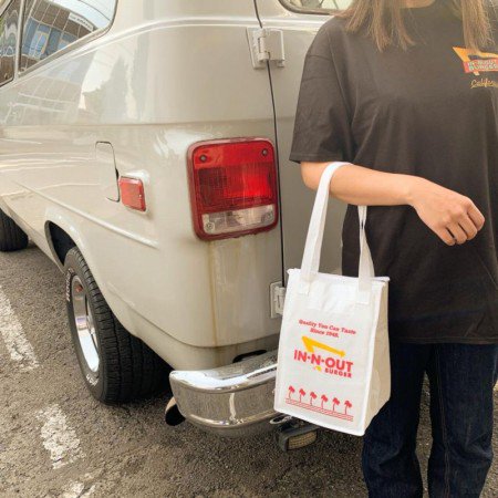 IN-N-OUT BURGER/イン・アンド・アウト・バーガー WHITE LUNCH TOTE