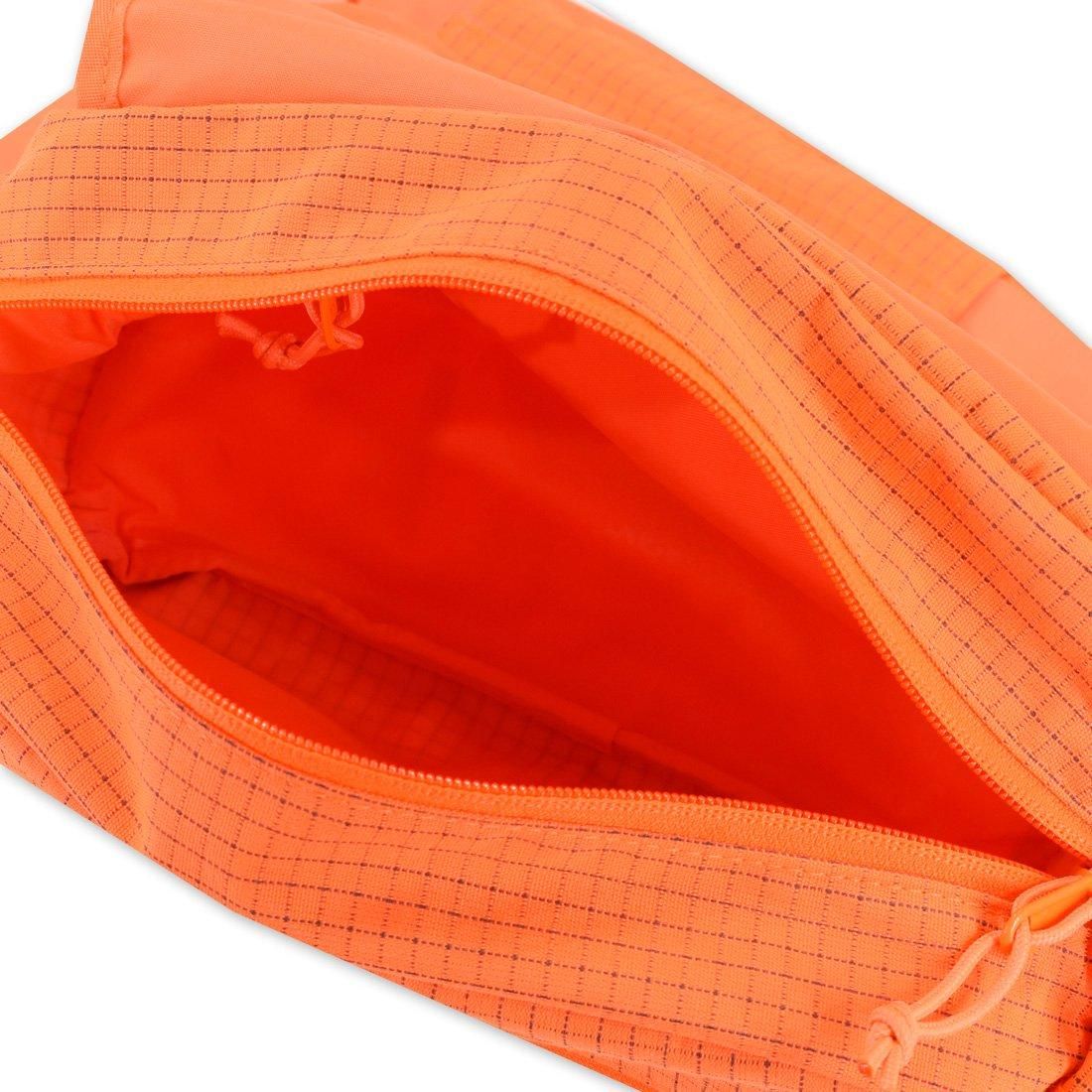 【大人気　赤　】Supreme Mesh Mini Duffle Bag Supreme Mesh Mini Duffle Bag (SS25) - $48