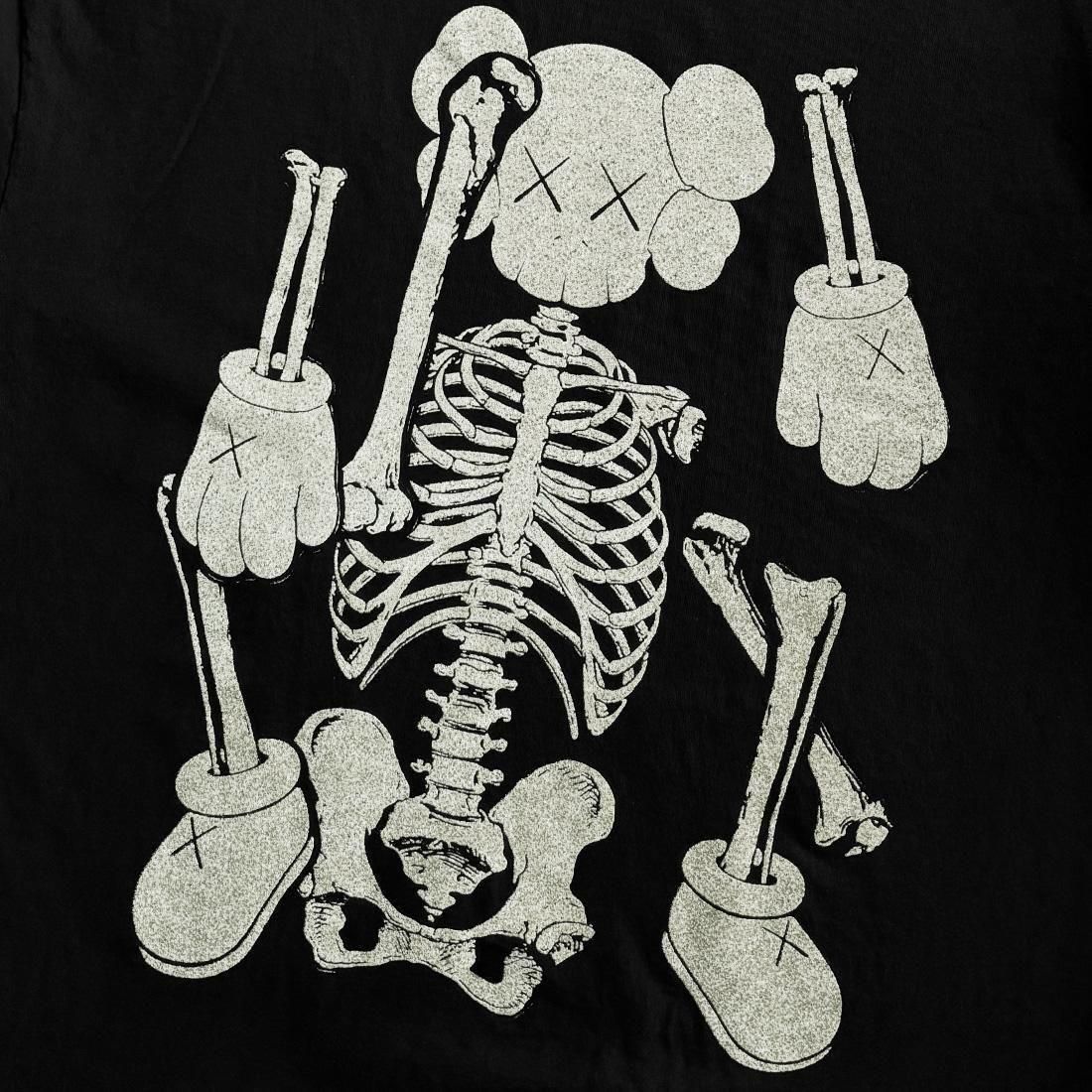 KAWS X CLIPSE LET GOD SORT EM OUT TEE BOX SET 2 - Spyder