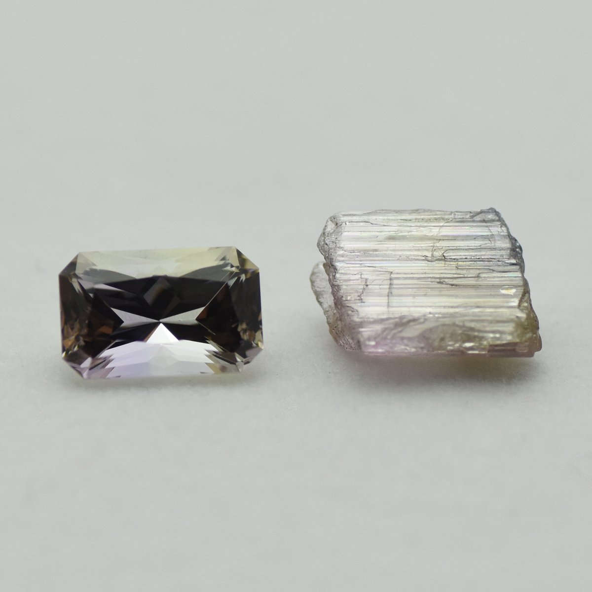 天然 バイカラー タンザナイト 非加熱 1.73ct（ 原石付き 2.30ct)