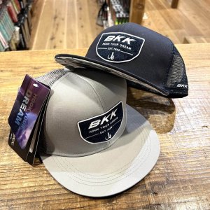 <img class='new_mark_img1' src='https://img.shop-pro.jp/img/new/icons1.gif' style='border:none;display:inline;margin:0px;padding:0px;width:auto;' />BKK LEGACY SNAPBACK CAP