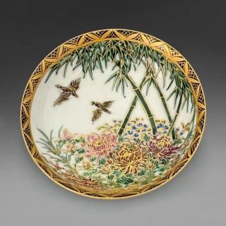 Ļ<br><font size="3"> Ϳ </font>