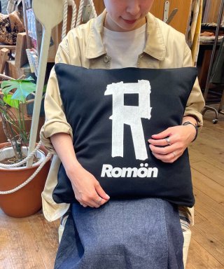 ۥޥRom&#246;nCanvas Square Cushion Cover