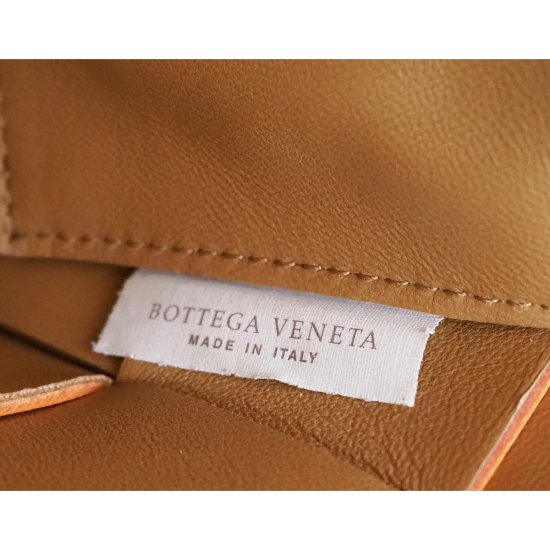 中古|BOTTEGA VENETA ボッテガ ヴェネタ イントレチャート カセット クロスボディバッグ - lia makana