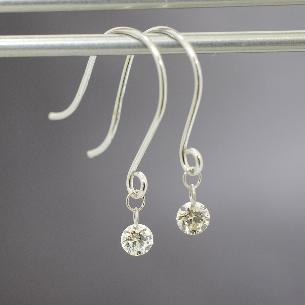 K18WG ダイヤモンドピアス0.1ct - 宝石真珠の専門店 | 宝石フクダ