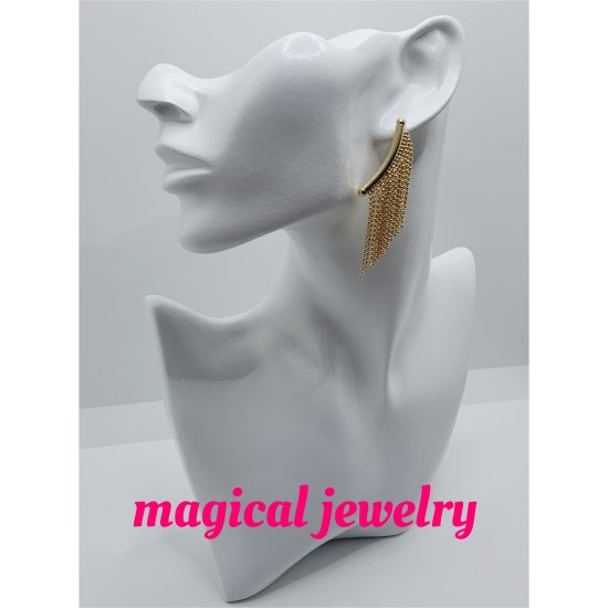 個性的 キラキラ揺れるピアス 57 | 超個性的なデザインで注目の的に - magical jewelry