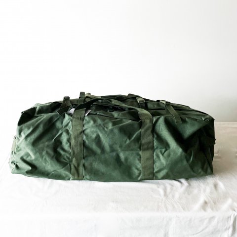 MILITARY<br>US ARMY DUFFLE BAG