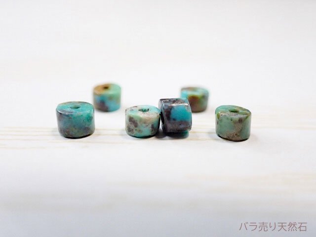 トルコ石 ターコイズ 桶珠（親玉） 緑松石 湖北省産 陶器の様な艶