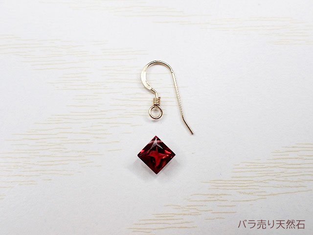 ルースに穴開け！宝石質！ガーネット｜AAA｜ダイヤカット・約8x8x2.9～8.3x8.3x4.1mm【1個298円】 -  バラ売り天然石｜天然石ビーズのバラ売り専門店