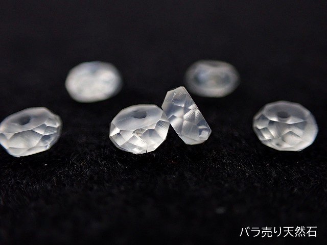 希少！スリランカ産セイロンムーンストーン｜AA+｜ボタンカット・約3.3x3.3x1.4～3.9x3.9x2.6mm【1個38円】 -  バラ売り天然石｜天然石ビーズのバラ売り専門店