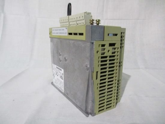 中古 YASKAWA SGDH-01AE/JUSP NS100 サーボパック サーボドライブ 200V