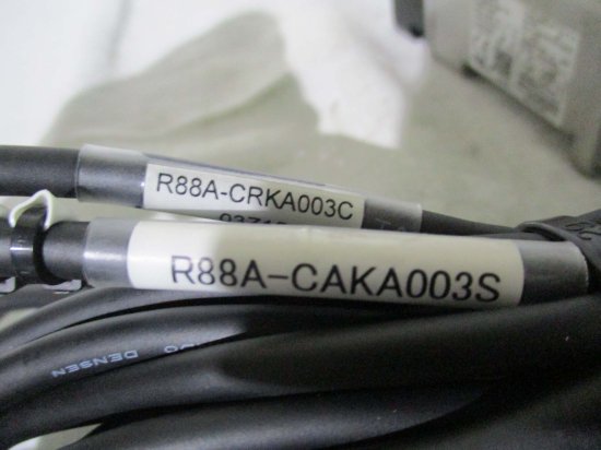 中古 OMRON ACサーボモータ R88M-K10030T/R88A-CRKA003S/R88A-CAK003C - growdesystem